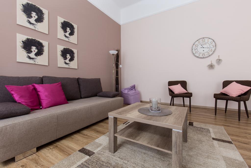 Bpm: Dob70 Classic Apartment In Downtown Budapest Szoba fotó