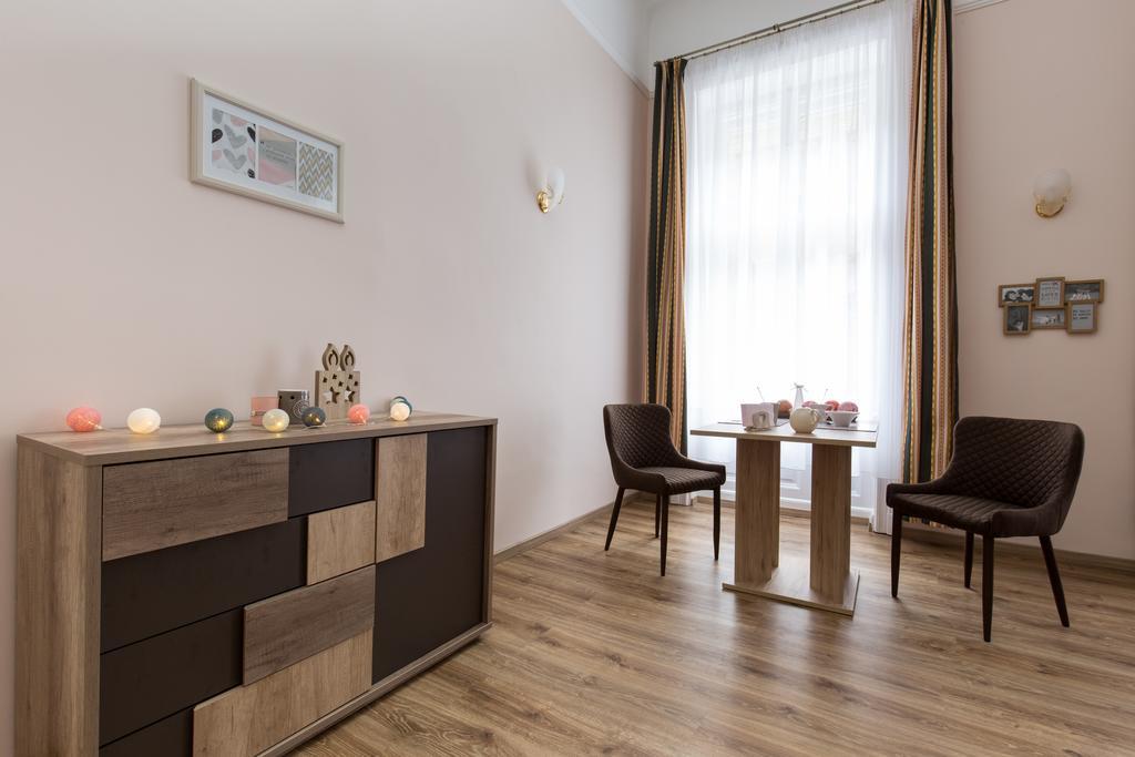 Bpm: Dob70 Classic Apartment In Downtown Budapest Szoba fotó