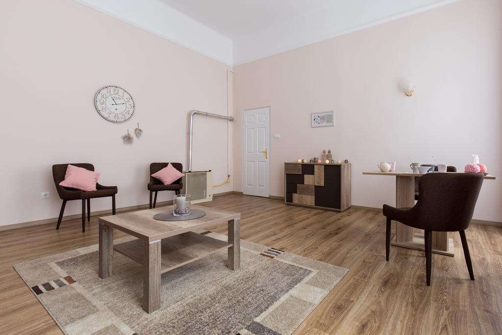 Bpm: Dob70 Classic Apartment In Downtown Budapest Szoba fotó