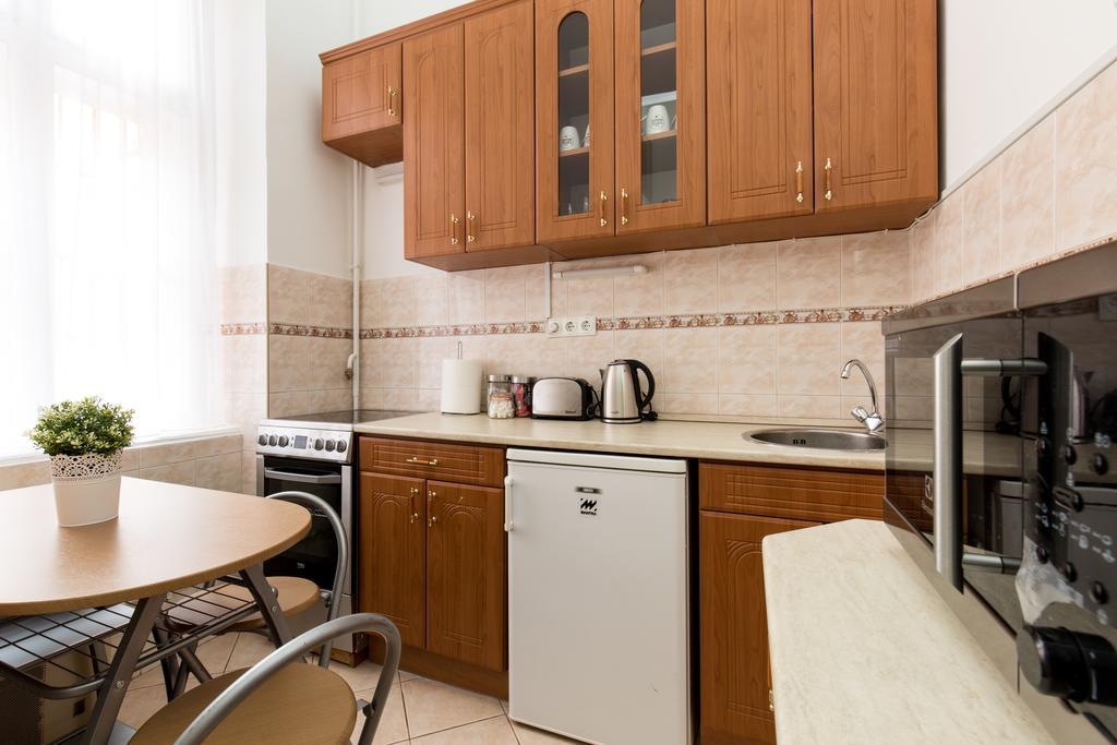 Bpm: Dob70 Classic Apartment In Downtown Budapest Szoba fotó